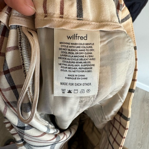 Aritzia Wilfred genie check size 8 pants…. - Picture 3 of 7